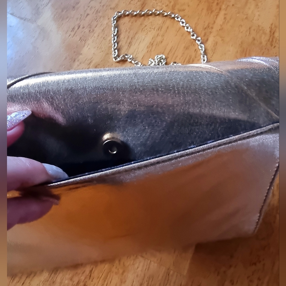 Kelly & Katie Rose Gold Metallic Elegant Clutch Bag With Shoulder Chain Strap - Picture 3 of 10